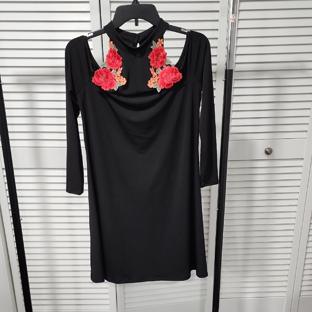 By&By Ladies Large. Black, Cold Shoulder Floral Applique dress.